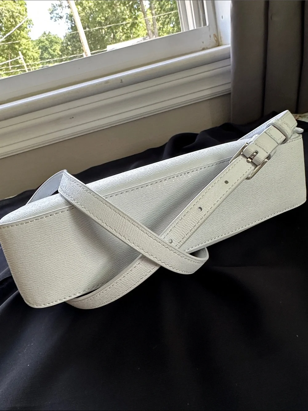 kate spade Light Blue Gray Leather Zip Crossbody EUC